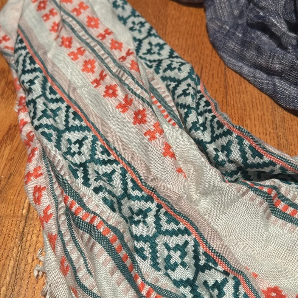Circle scarf made in India 100% viscose